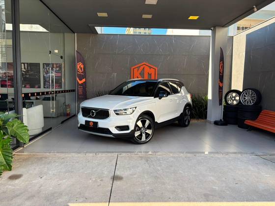 VOLVO XC40 2.0 T4 GASOLINA MOMENTUM GEARTRONIC VOLVO XC40 2.0 T4 GASOLINA MOMENTUM GEARTRONIC